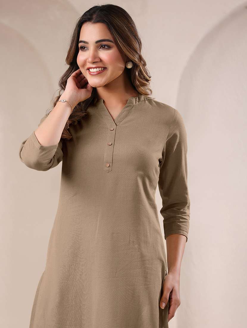 women solid three quarter sleeve straight kurta - 21906208 - Standard Image - 4