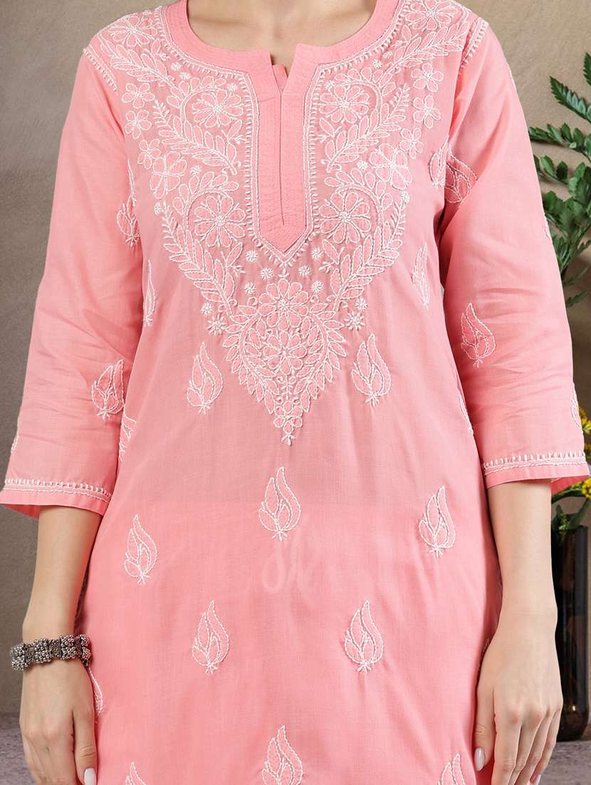 women three quarter sleeve chikankari kurta pant set - 21906319 -  Standard Image - 4