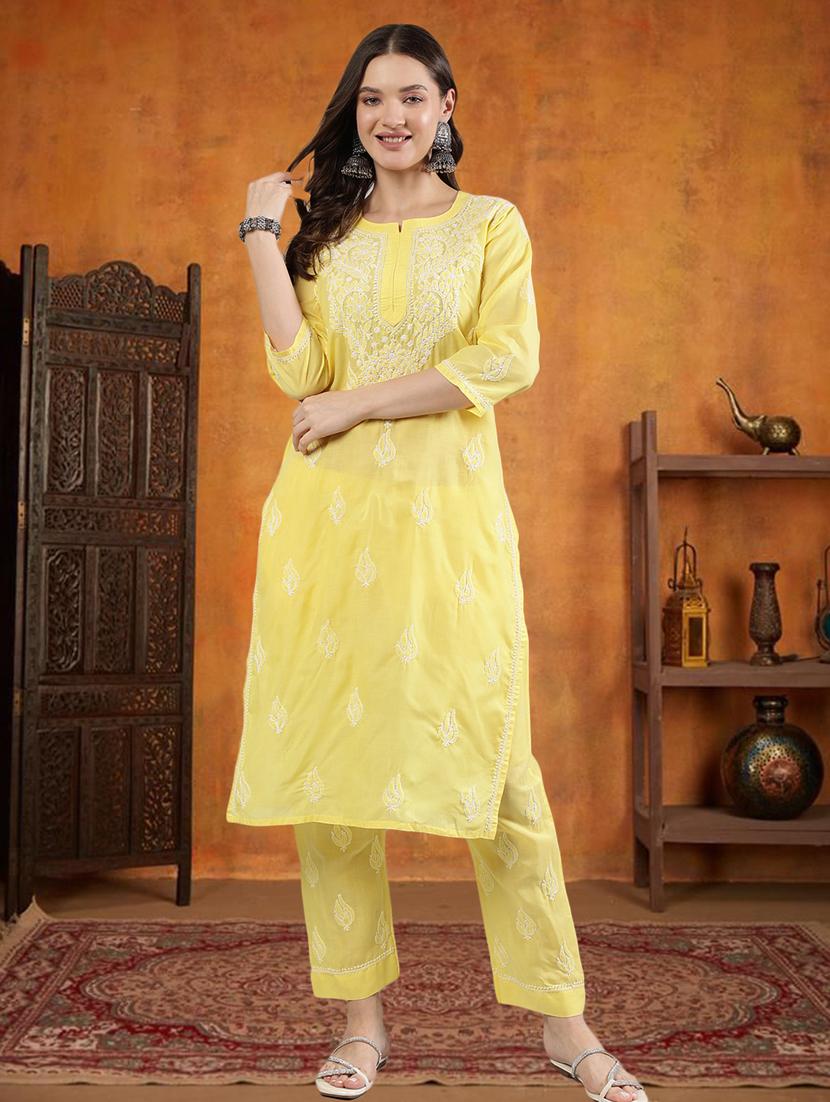 women three quarter sleeve chikankari kurta pant set - 21906320 - Standard Image - 4