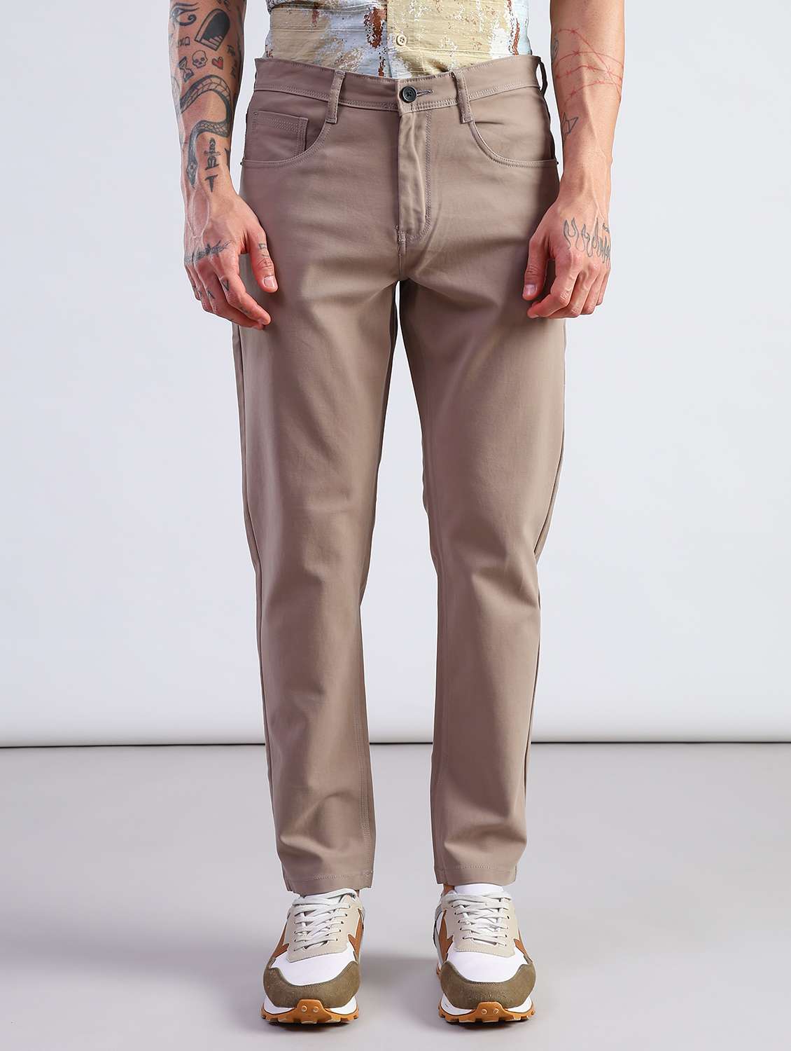 men solid mid rise chinos casual trouser - 21906413 - Standard Image - 1