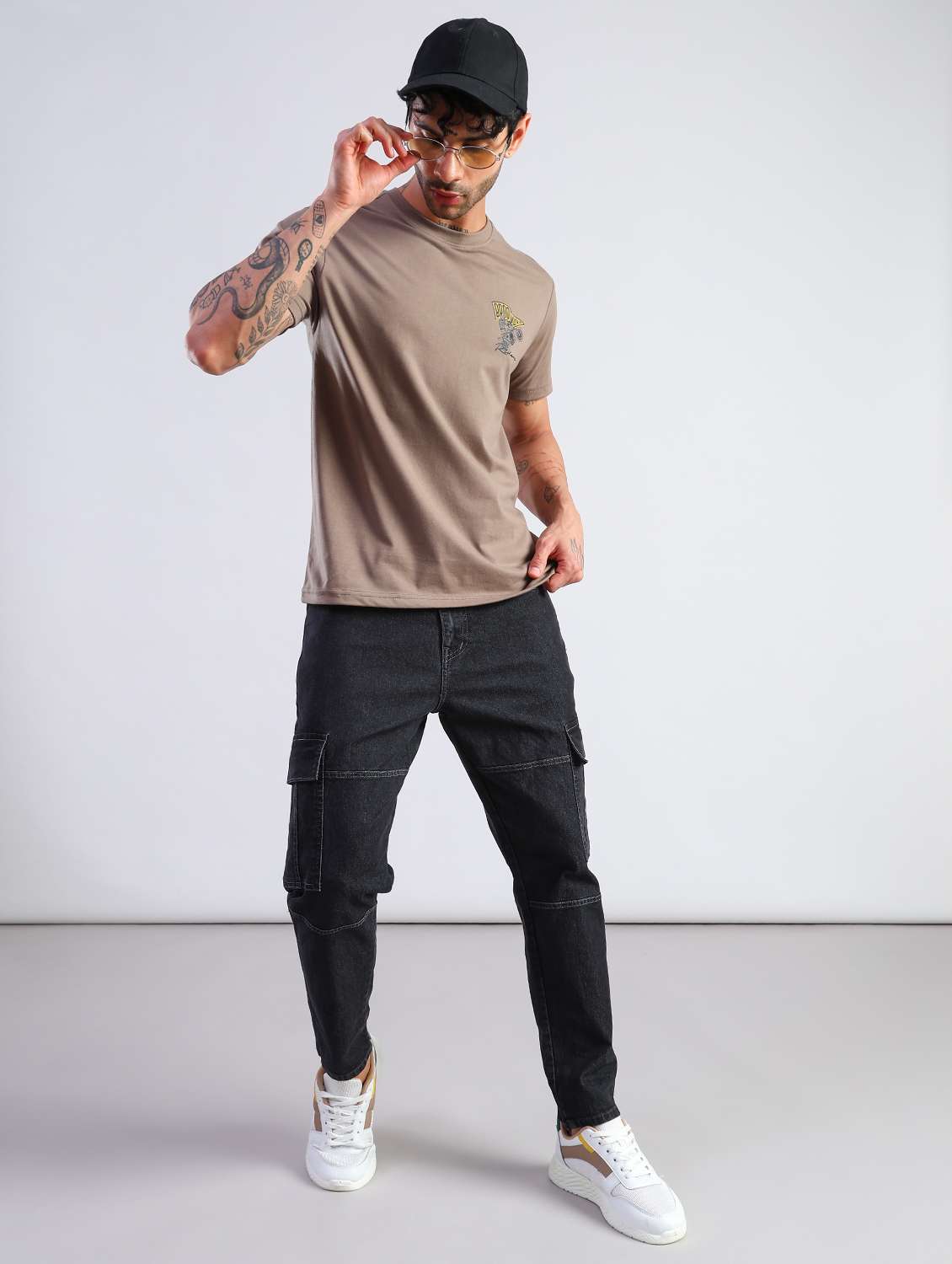 men solid mid rise regular fit cargo - 21906594 -  Standard Image - 6