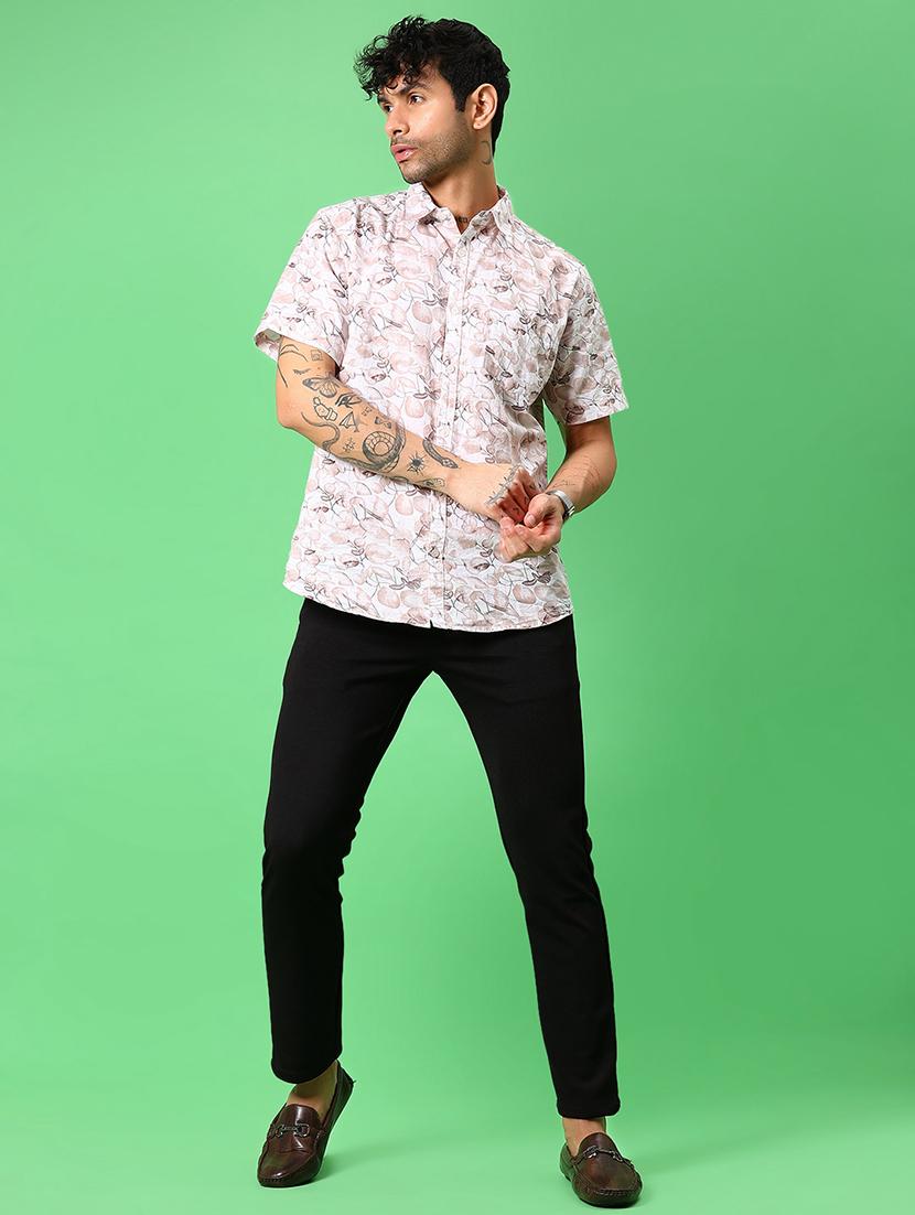 men solid mid rise slim fit chinos - 21906767 - Standard Image - 4
