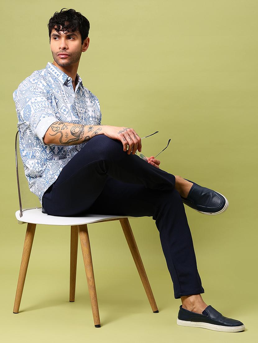men solid mid rise regular fit chinos - 21906768 - Standard Image - 4