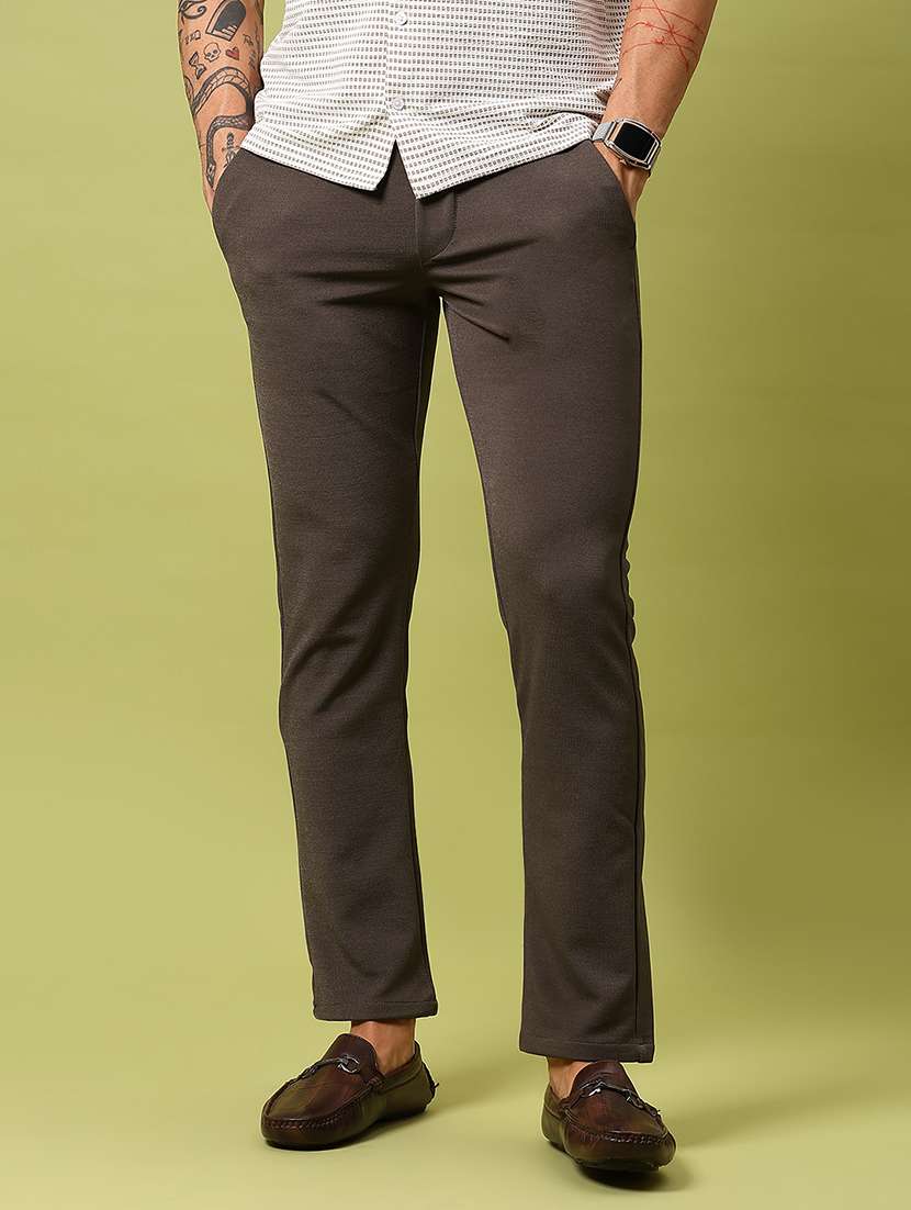 men solid mid rise straight fit chinos 
