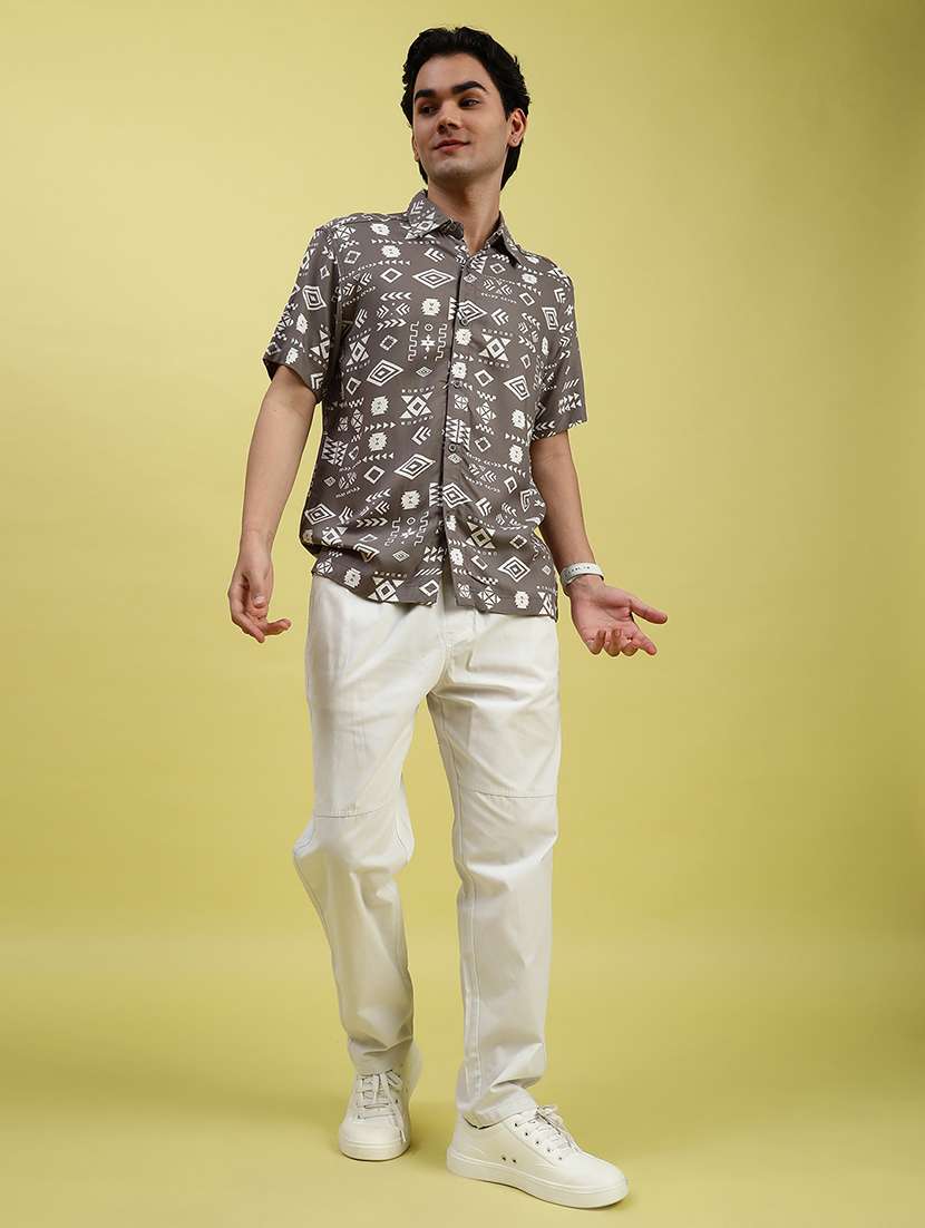 men printed short sleeve regular fit casual shirt - 21906844 - Standard Image - 4