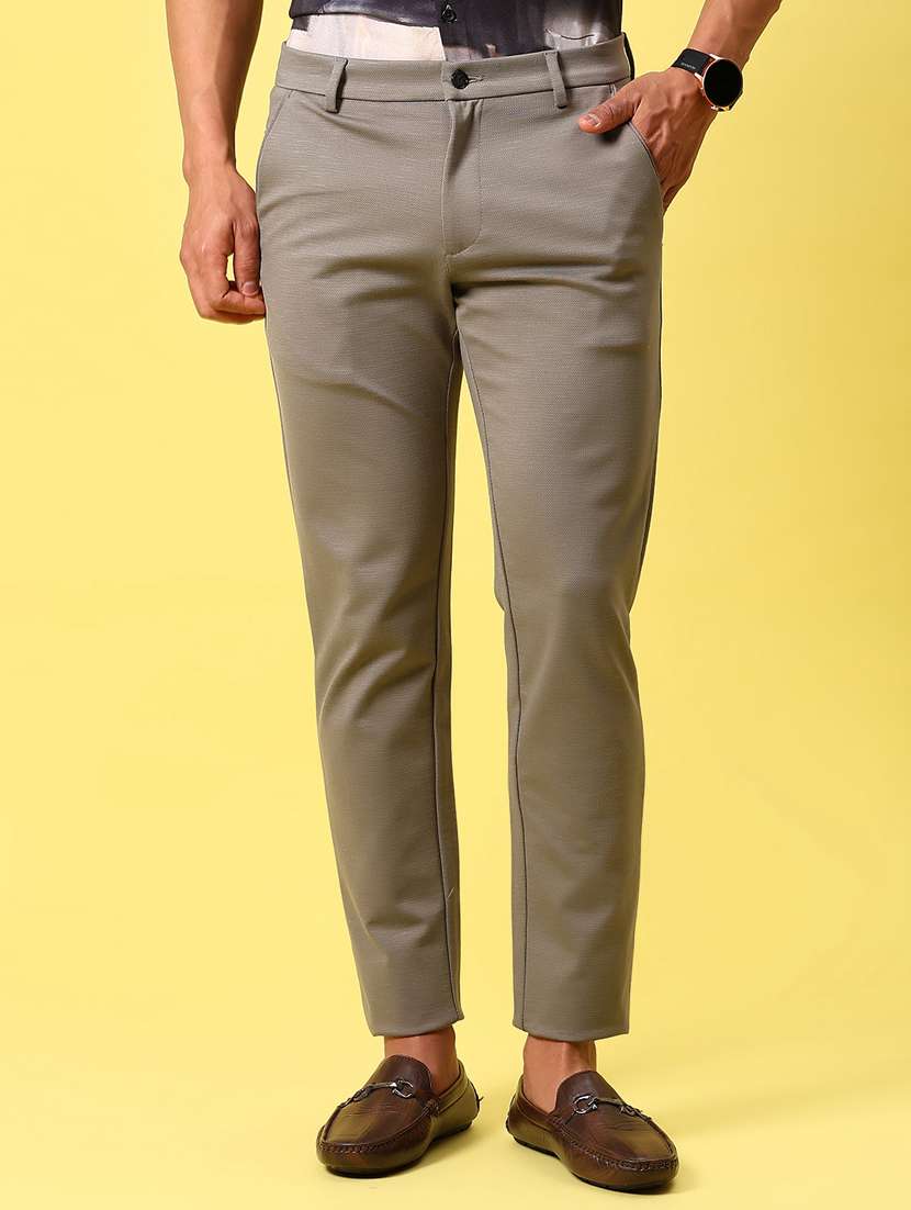 men solid mid rise regular fit chinos 
