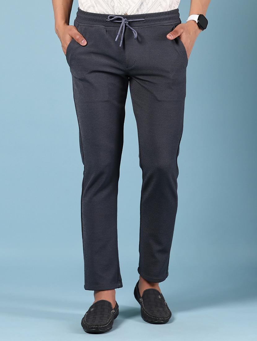 men solid mid rise slim fit chinos - 21907585 - Zoom Image - 0