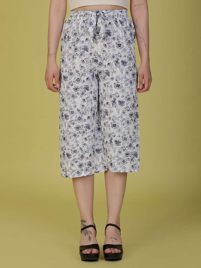 women floral printed mid rise relaxed fit capri