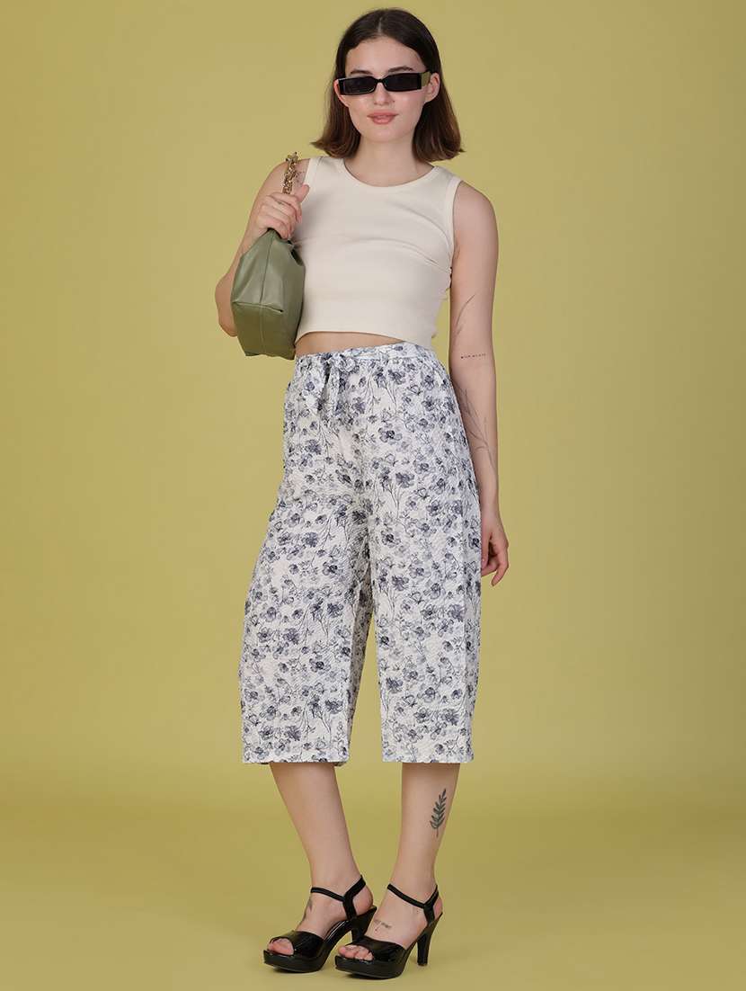 women floral printed mid rise relaxed fit capri - 21907875 -  Standard Image - 4