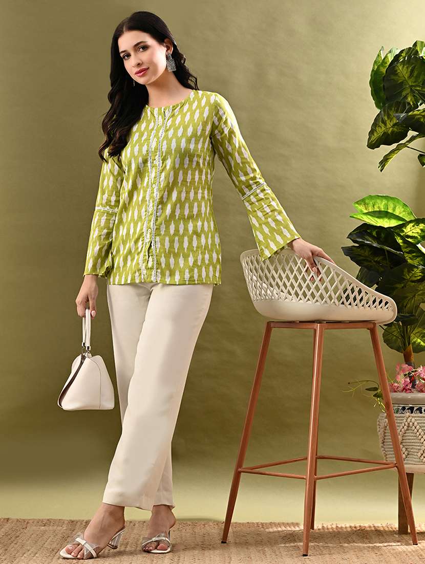 women printed bell sleeves regular top - 21908307 - Standard Image - 4