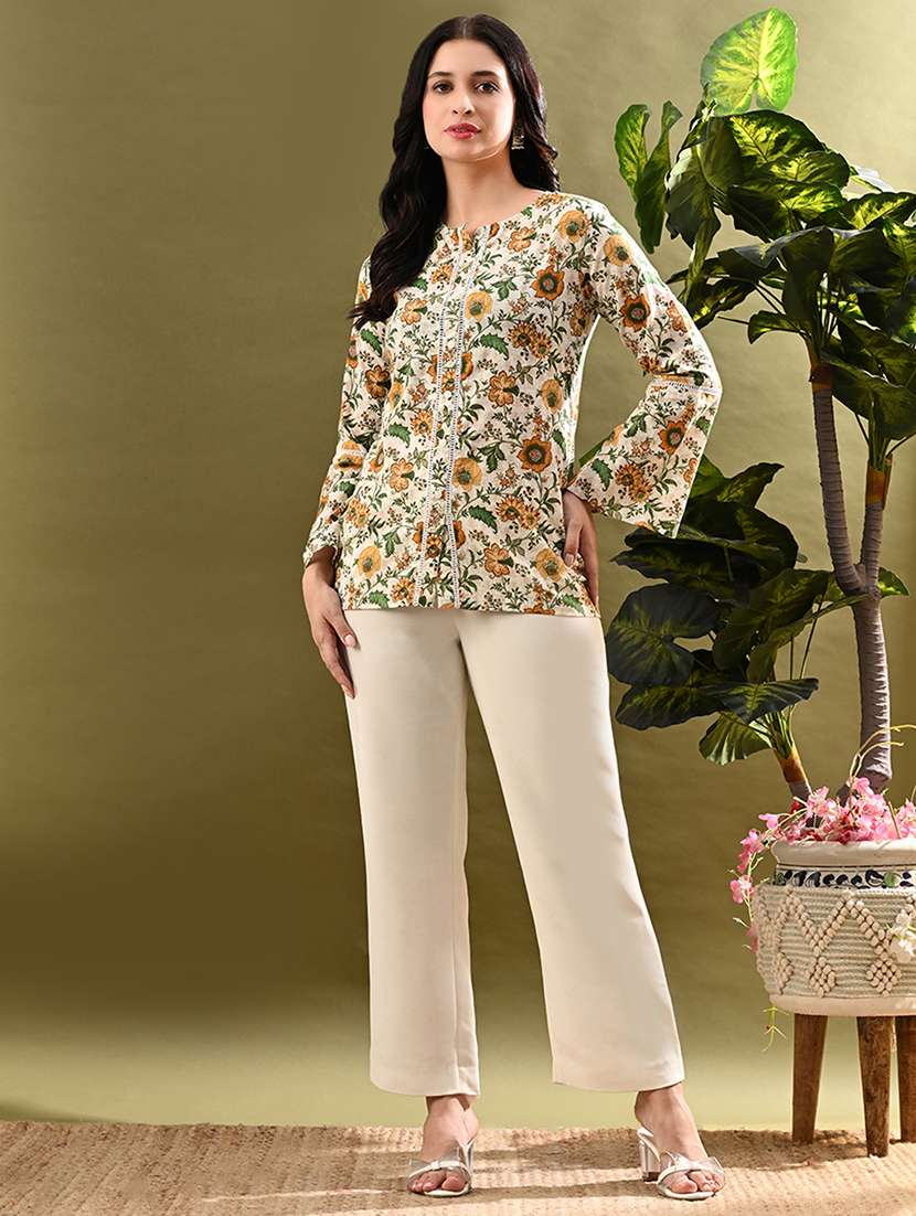 women floral printed bell sleeves regular top - 21908309 -  Standard Image - 4