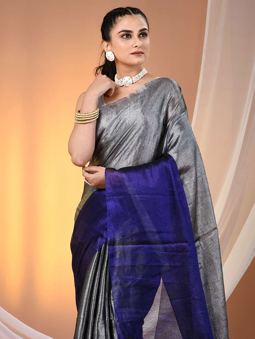women grey handloom saree with blouse - 21908341 -  Standard Image - 4