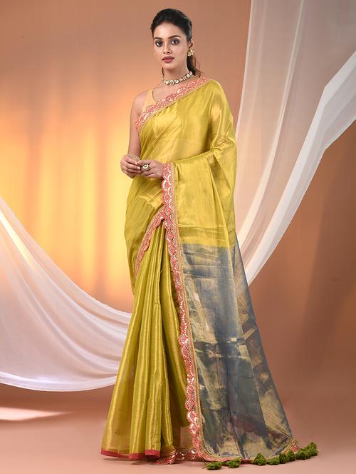 women solid with bordered saree with blouse - 21908358 -  Standard Image - 0