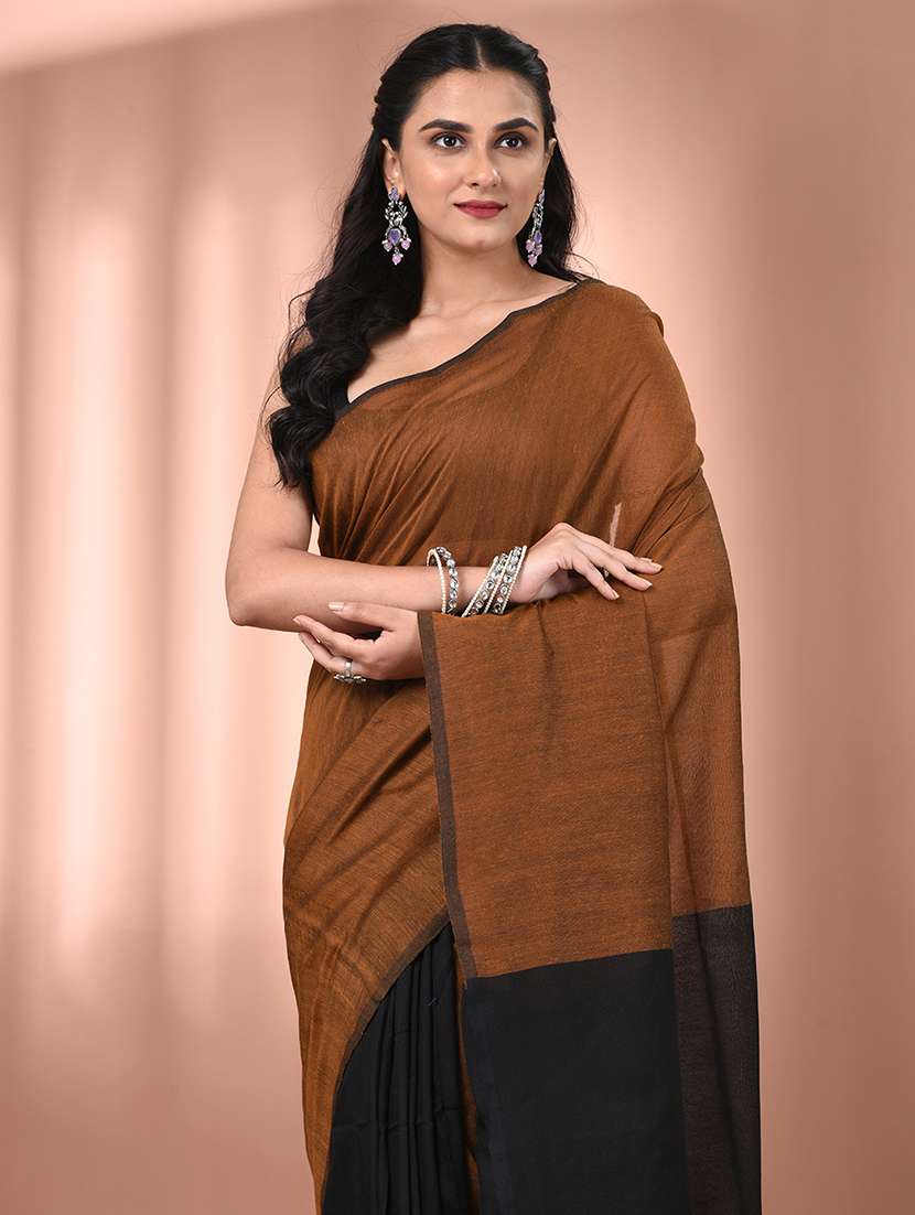 women solid handloom saree with blouse - 21908379 - Standard Image - 4