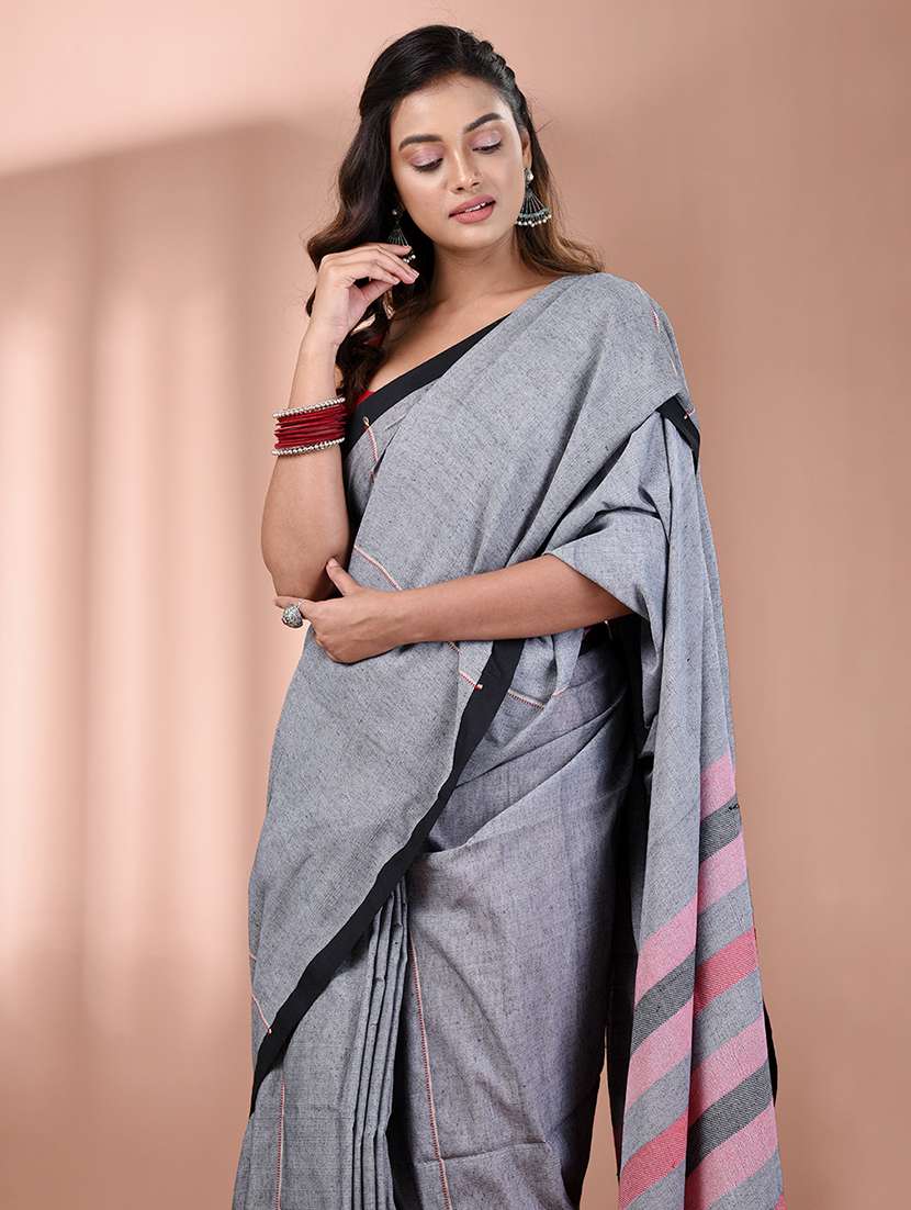 women striped handloom saree with blouse - 21908386 -  Standard Image - 4