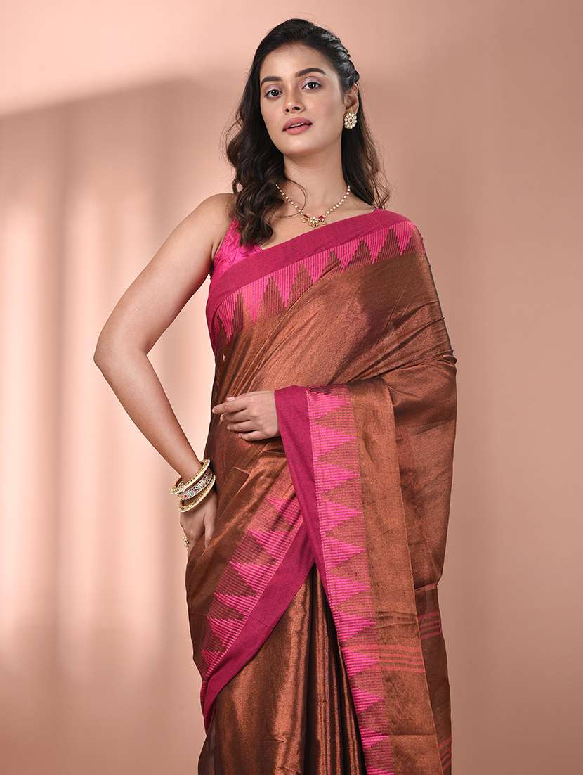 women solid with bordered handloom saree with blouse - 21908423 -  Standard Image - 4