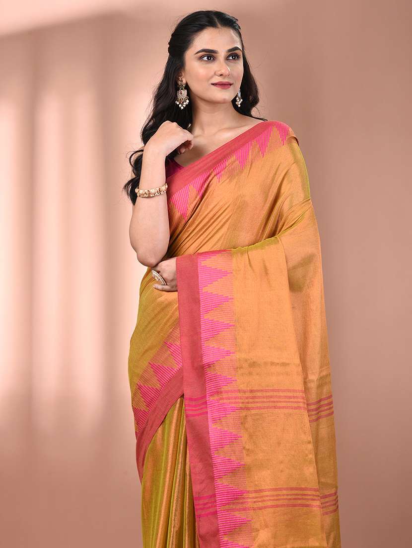 women solid with bordered handloom saree with blouse - 21908424 - Standard Image - 4