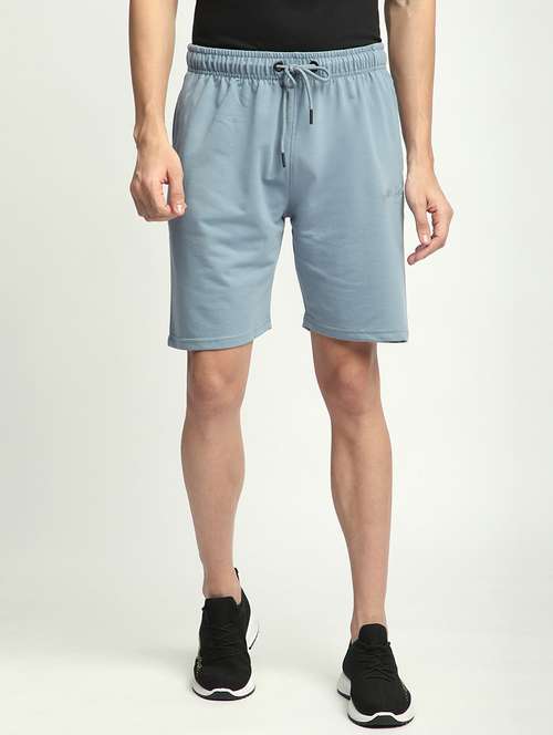 men solid mid rise regular fit shorts - 21908553 - Standard Image - 0