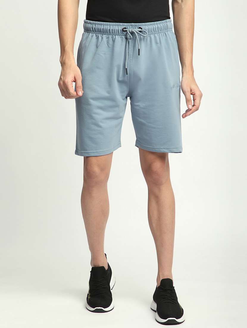 men solid mid rise regular fit shorts - 21908553 - Zoom Image - 0