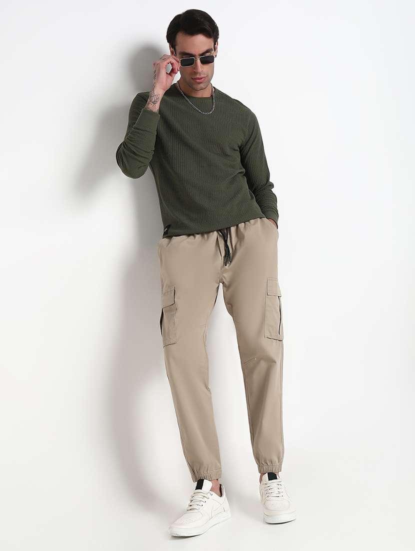 men solid mid rise cargo - 21908889 -  Standard Image - 4