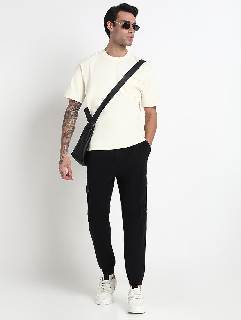 men solid mid rise relaxed fit jogger - 21908893 - Standard Image - 4