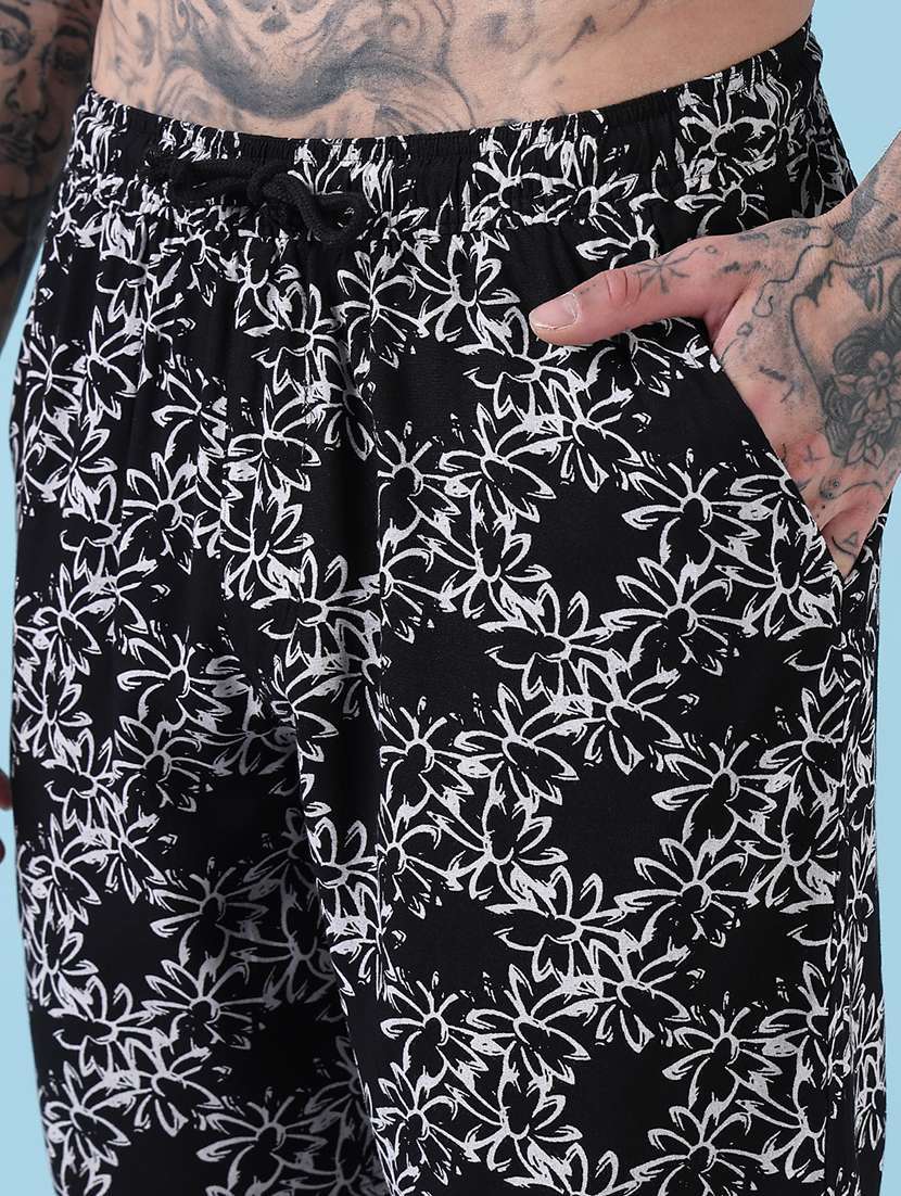 men cuban collar shorts & shirt co ords set - 21908916 - Standard Image - 6