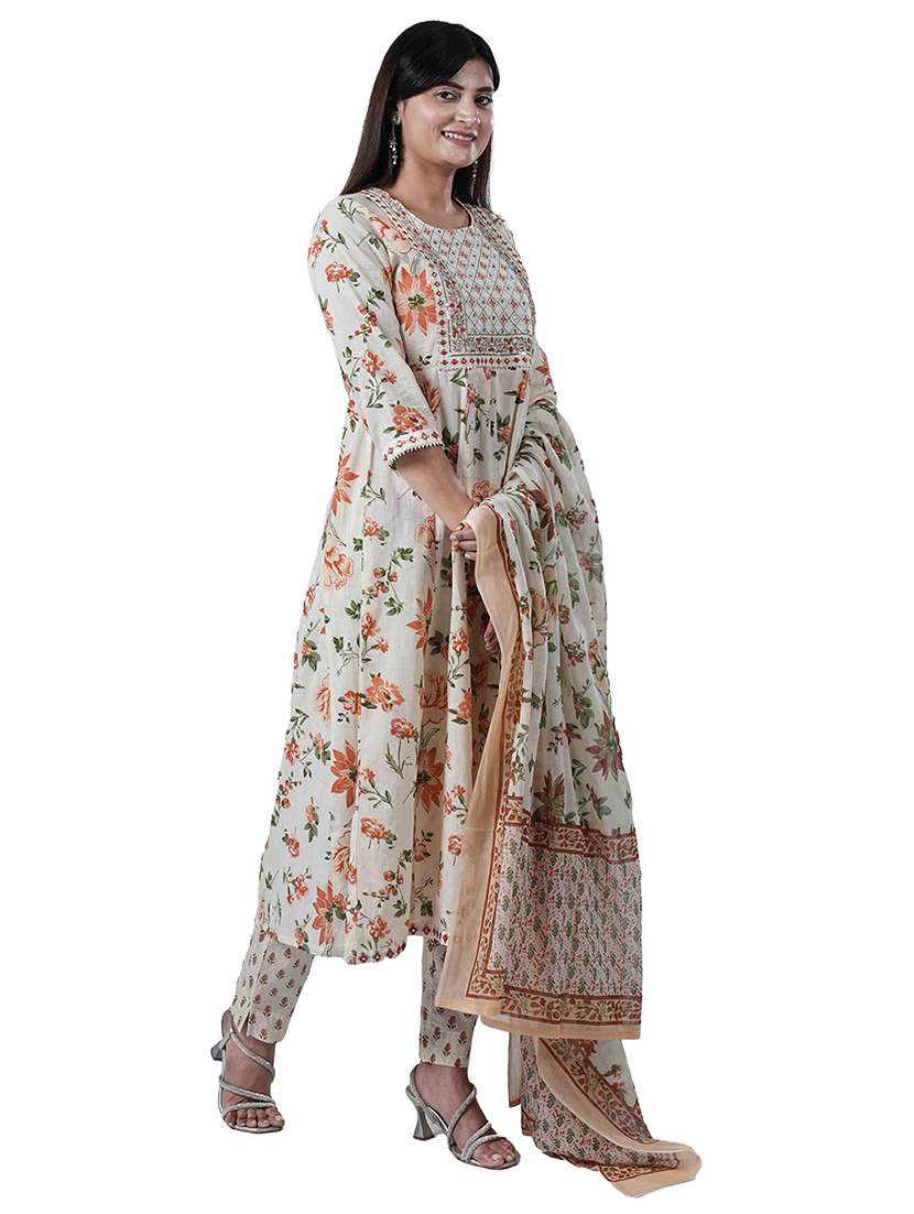 women three quarter sleeve kurta pant with dupatta set - 21909087 -  Standard Image - 1