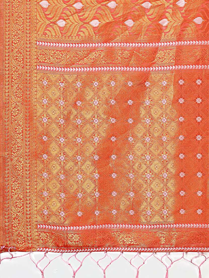 women self design banarasi saree with blouse - 21909402 - Standard Image - 4