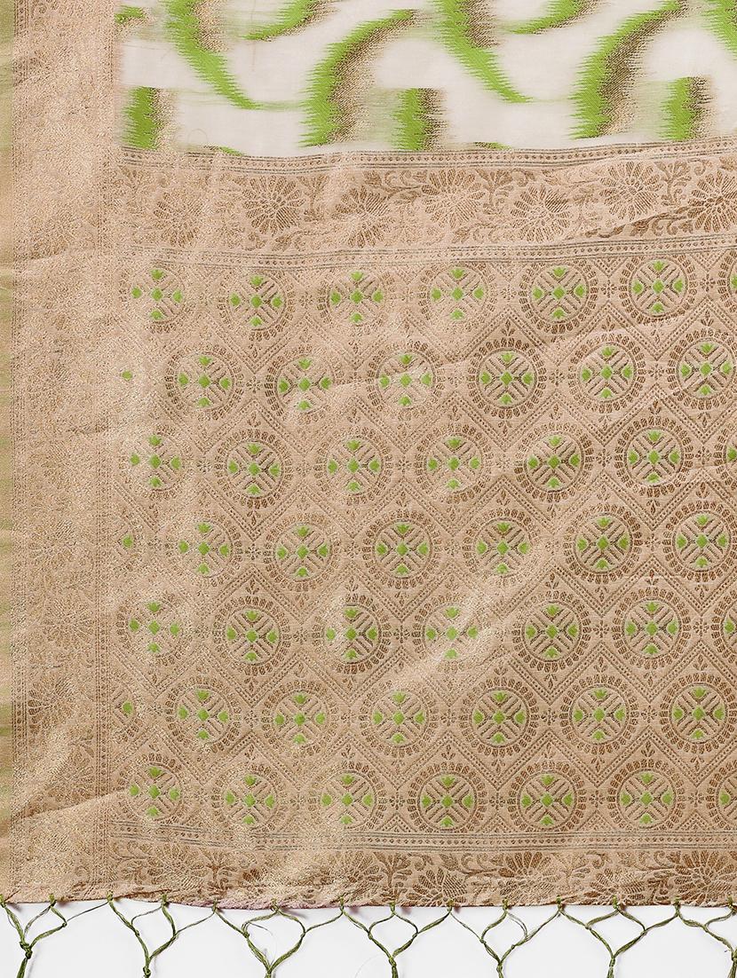 women self design banarasi saree with blouse - 21909452 - Standard Image - 4