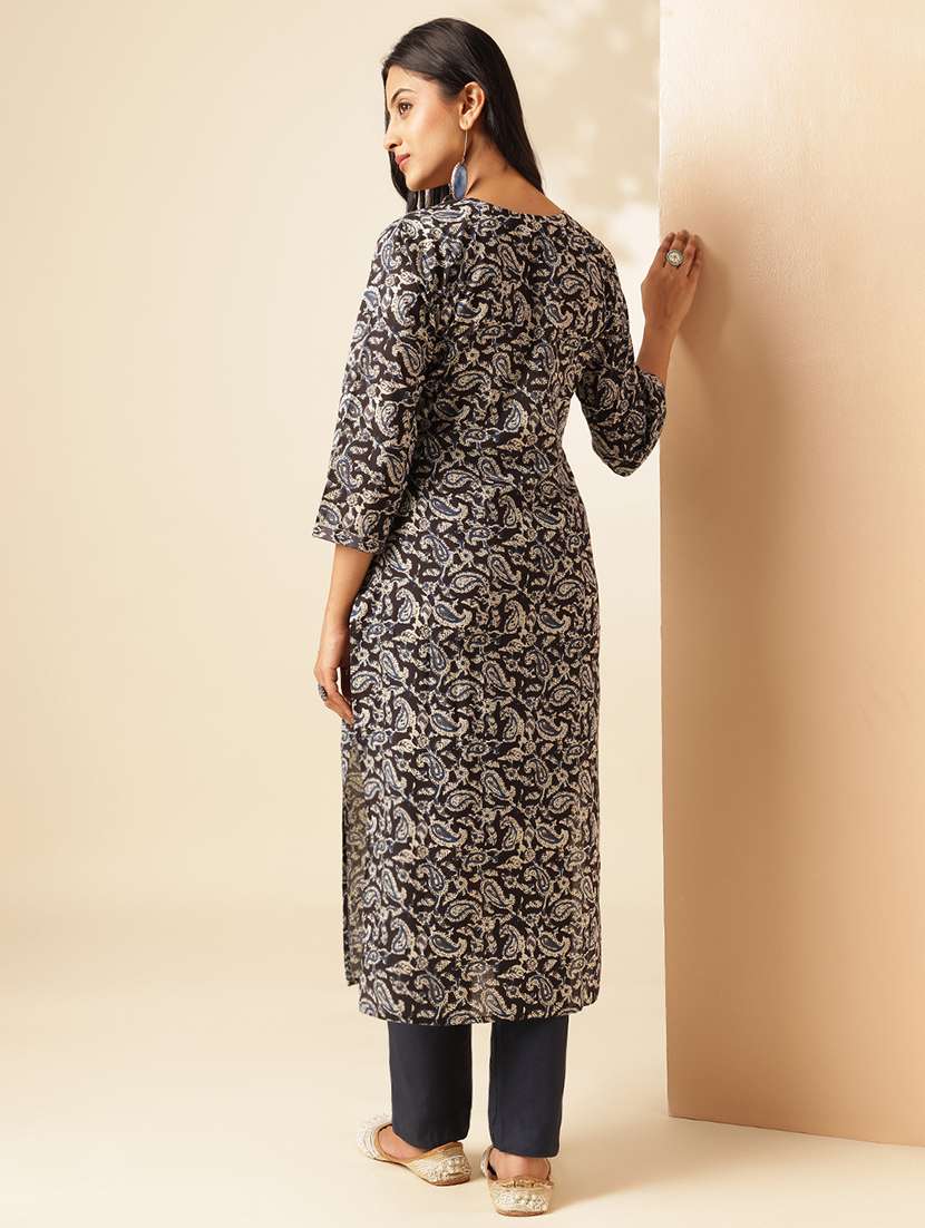 women three quarter sleeve straight kurta - 21909588 -  Standard Image - 4