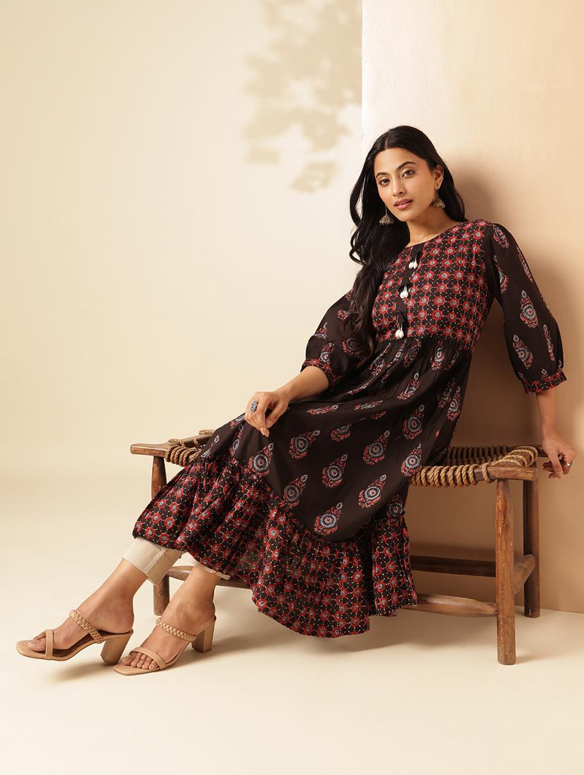 women printed three quarter sleeve tiered kurta - 21909591 - Standard Image - 4