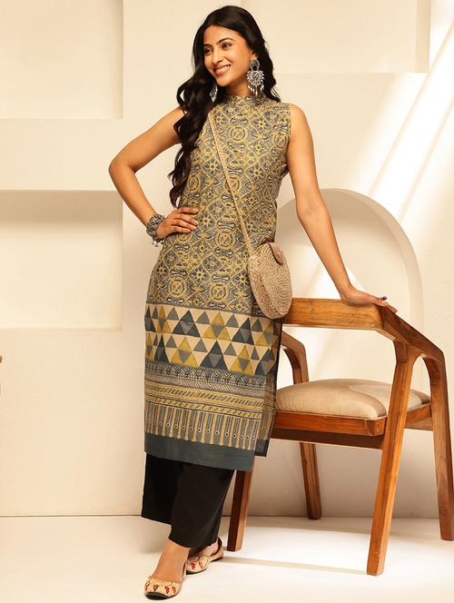 women printed sleeveless straight kurta - 21909608 - Standard Image - 0