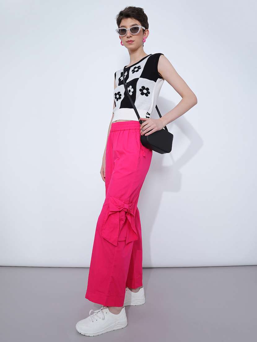 women color blocked sleeveless crop  top - 21909795 -  Standard Image - 4