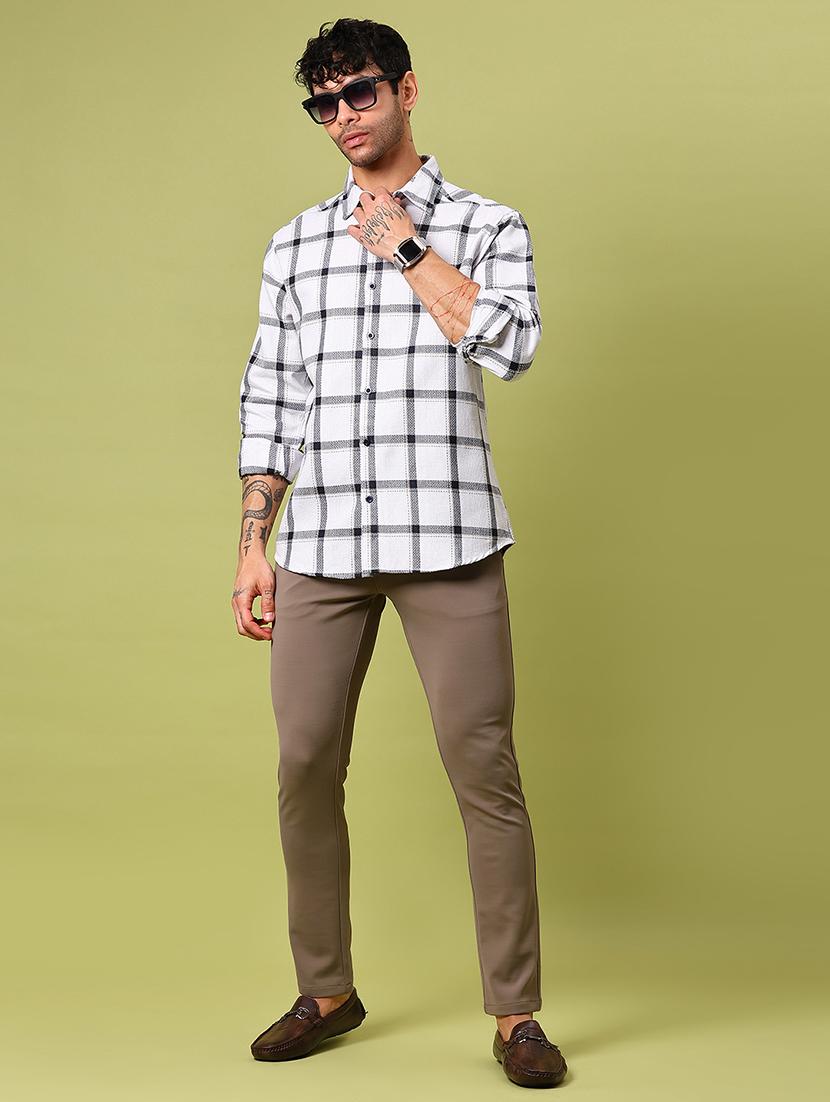 men solid mid rise slim fit chinos - 21909884 - Standard Image - 4