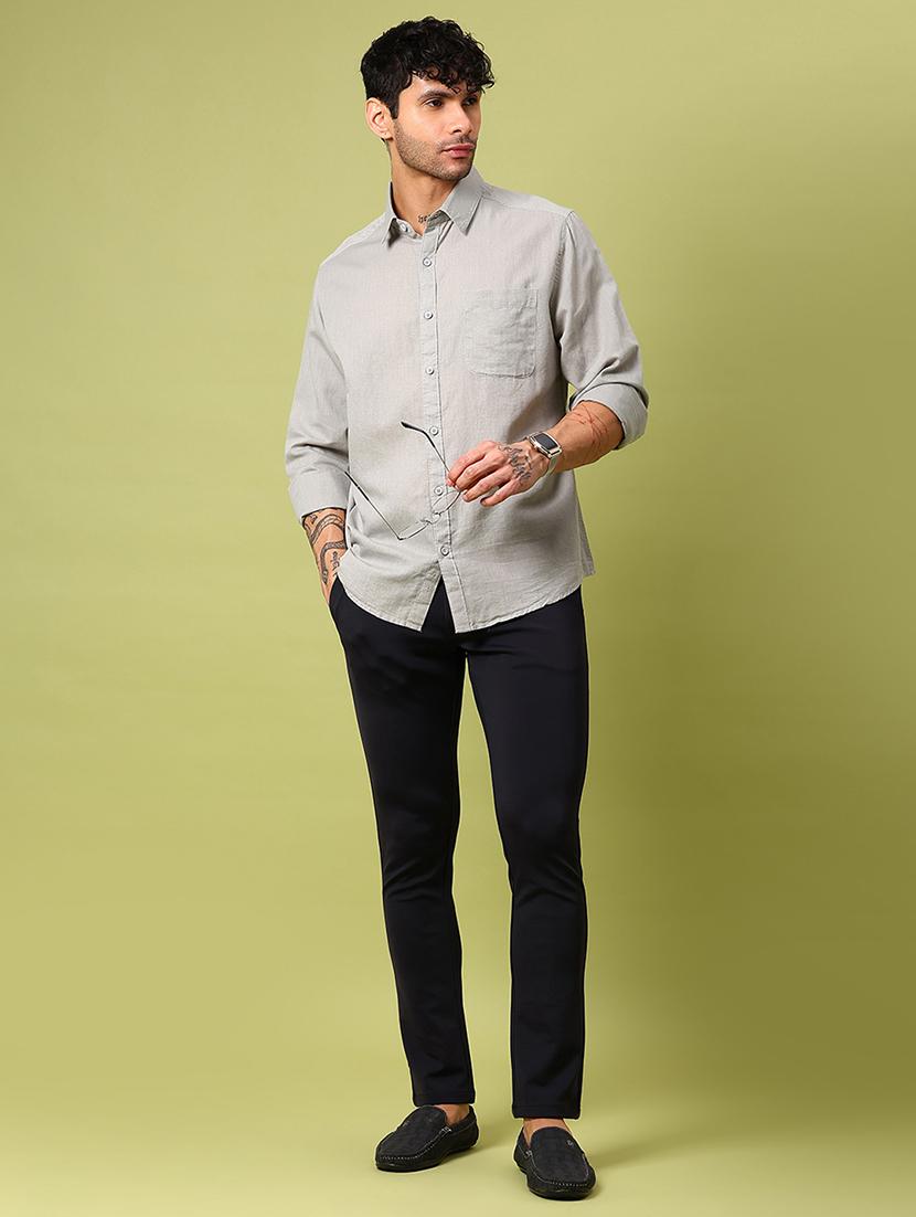 men solid mid rise slim fit chinos - 21909885 - Standard Image - 4
