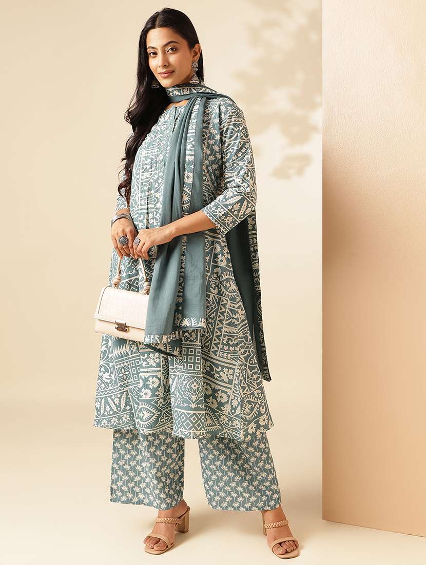 women three quarter sleeve kurta palazzo with dupatta set - 21909932 -  Standard Image - 1