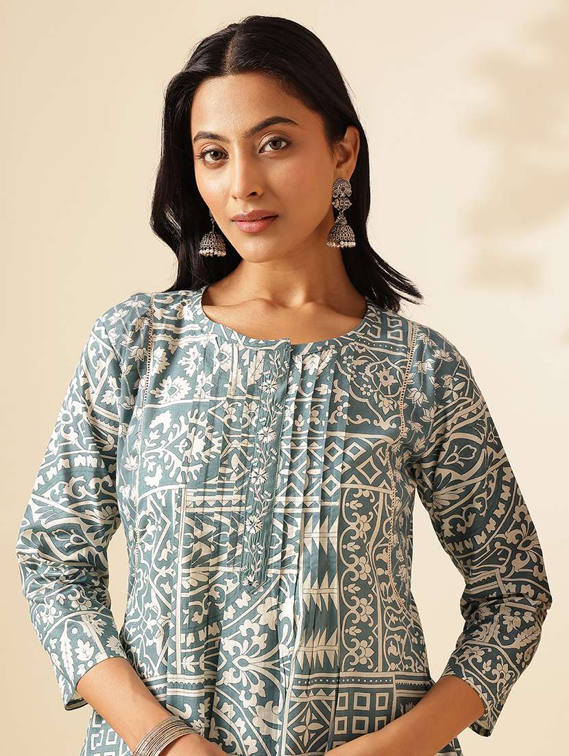 women three quarter sleeve kurta palazzo with dupatta set - 21909932 - Standard Image - 4