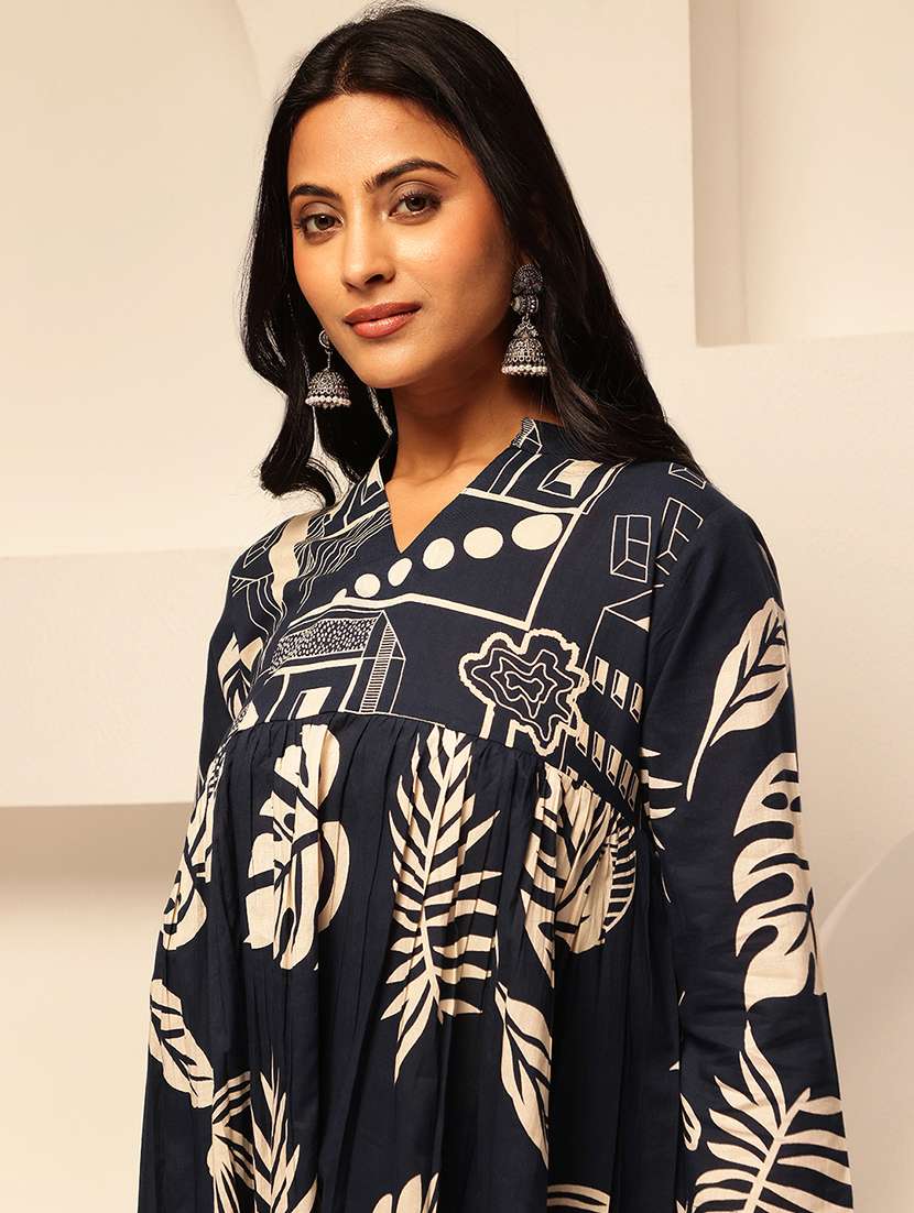 women three quarter sleeve kurta palazzo with dupatta set - 21909935 -  Standard Image - 4