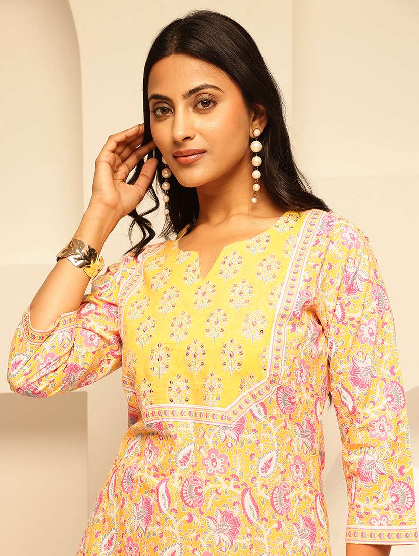 women three quarter sleeve kurta palazzo with dupatta set - 21909941 -  Standard Image - 4