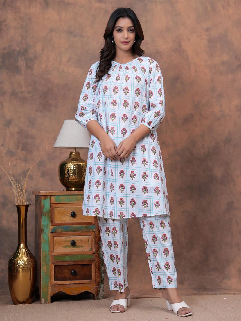 women three quarter sleeve kurta pant set - 21910077 - Zoom Image - 0