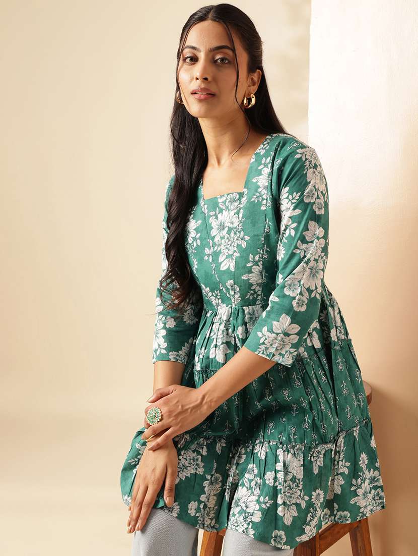 women printed three quarter sleeves tiered kurti - 21910102 - Zoom Image - 0