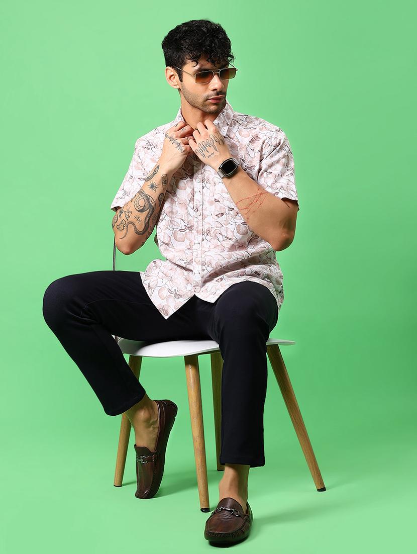 men solid mid rise slim fit chinos - 21910304 - Standard Image - 4