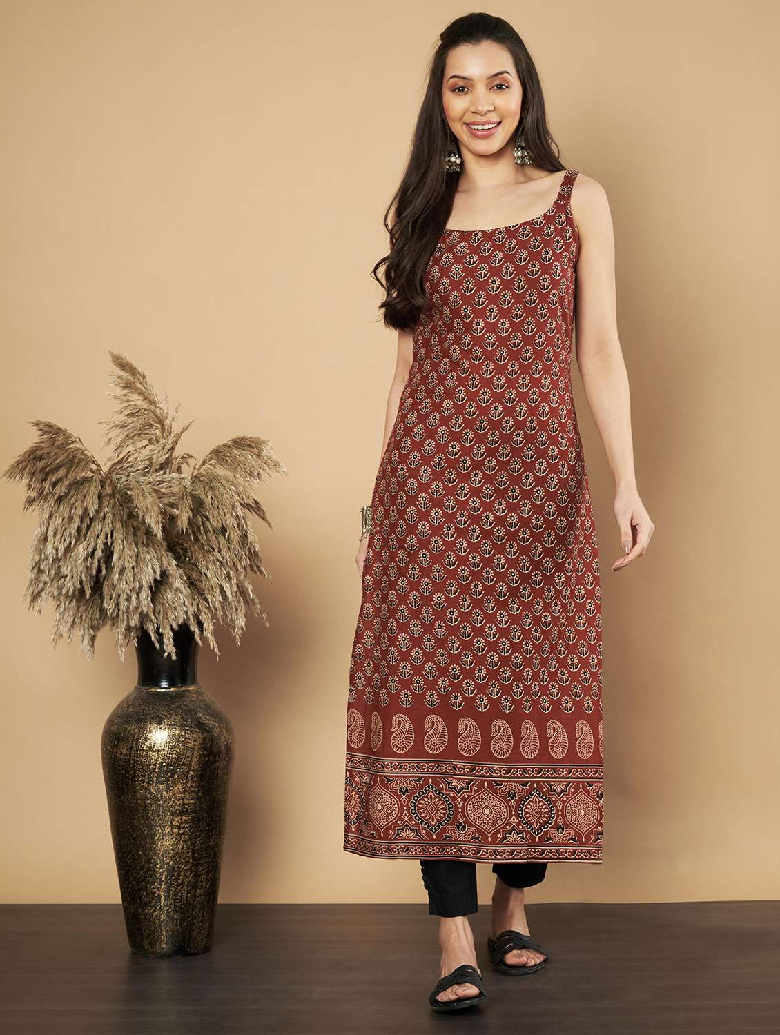 women floral printed sleeveless straight kurta