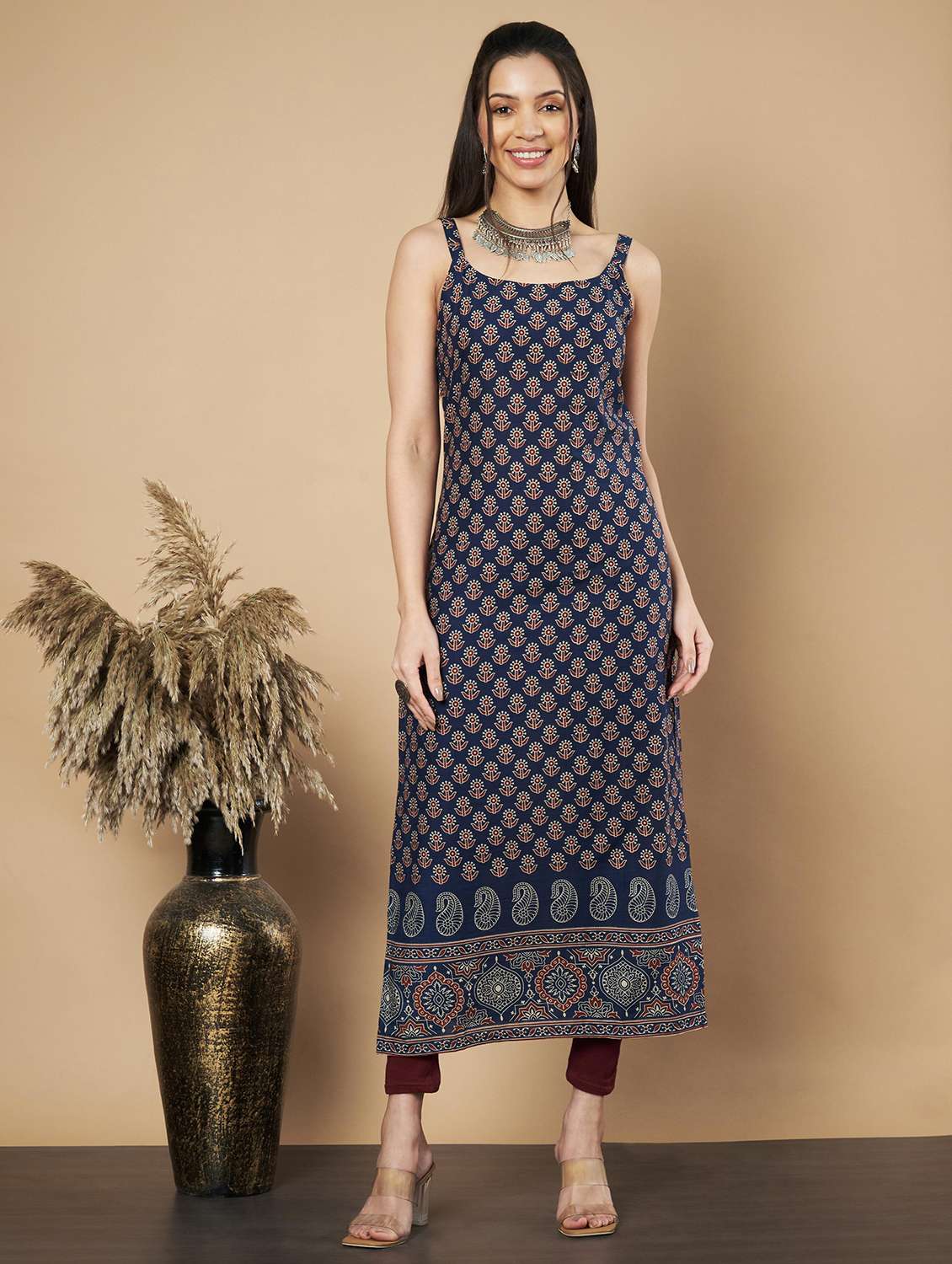 women floral printed sleeveless straight kurta