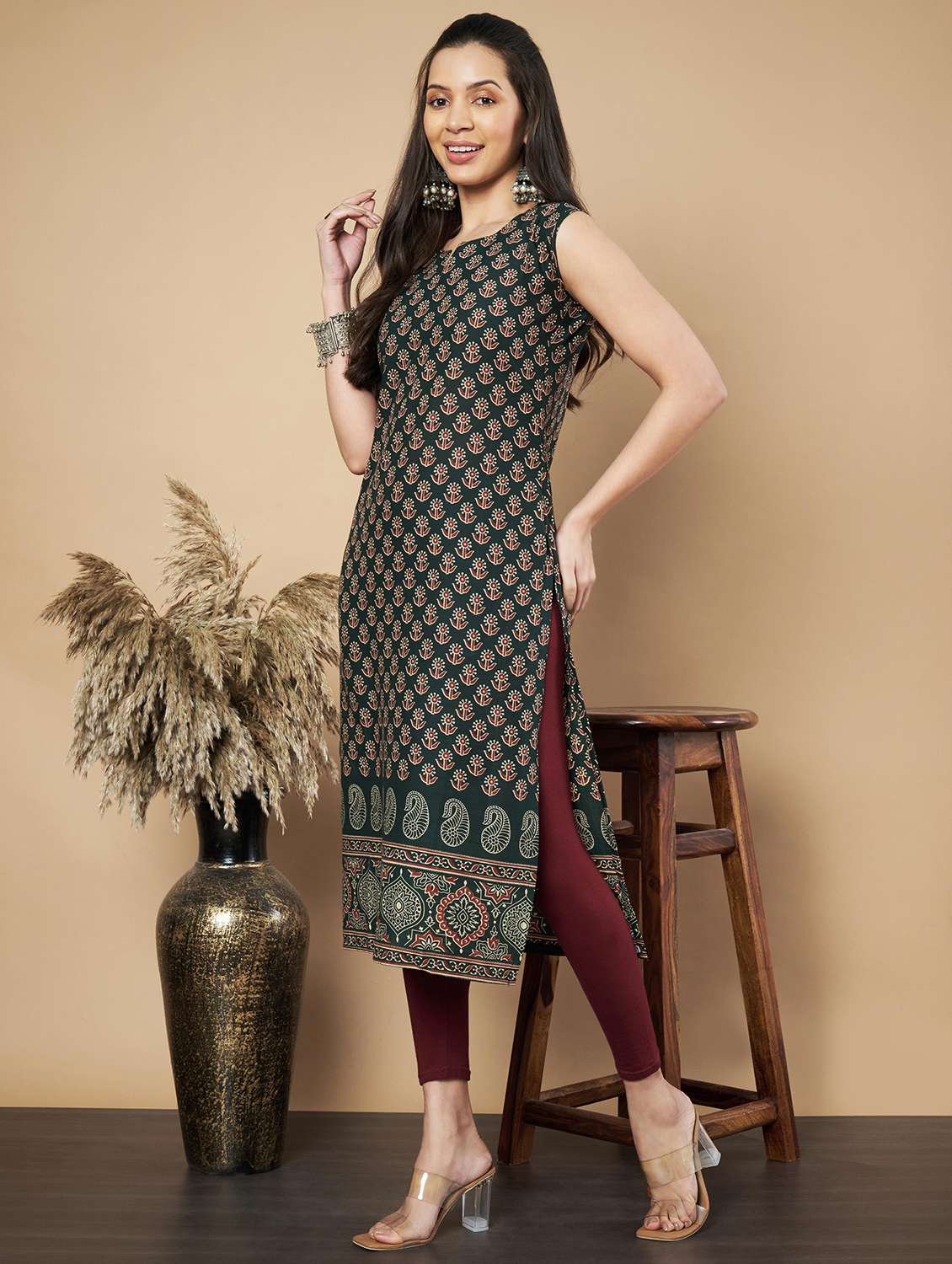 women floral printed sleeveless straight kurta