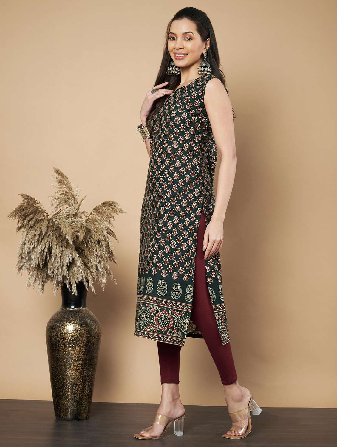women floral printed sleeveless straight kurta - 21910397 - Standard Image - 1