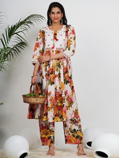 women floral three quarter sleeve kurta palazzo set - 21910431 - Standard Image - 0