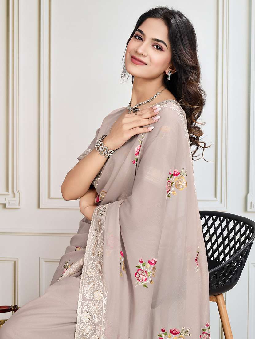 women beige embroidered saree with blouse - 21910582 -  Standard Image - 4