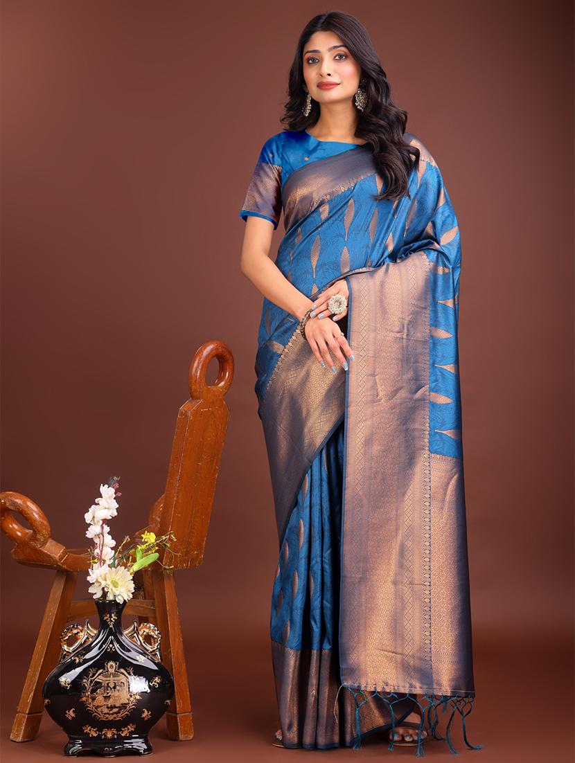 women self design bordered saree with blouse - 21911497 - Zoom Image - 0