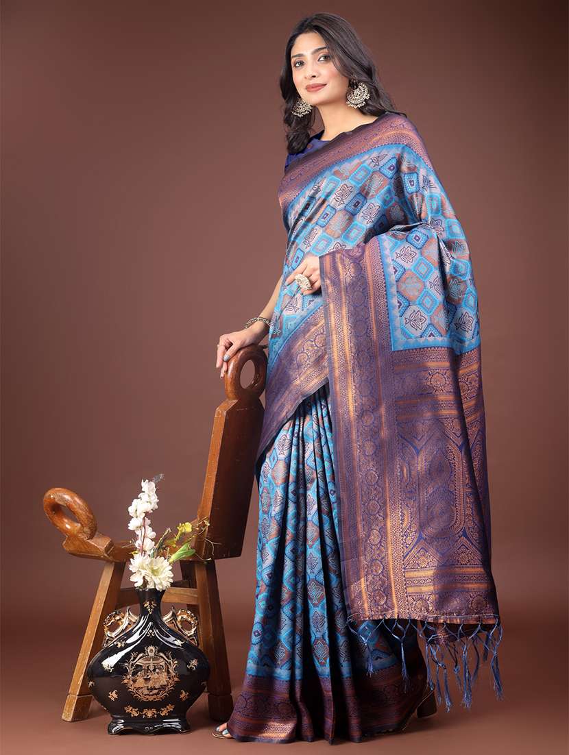 women self design bordered saree with blouse - 21911532 -  Standard Image - 1